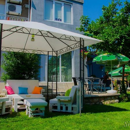 Guest House Simon Green Balcic Exterior foto