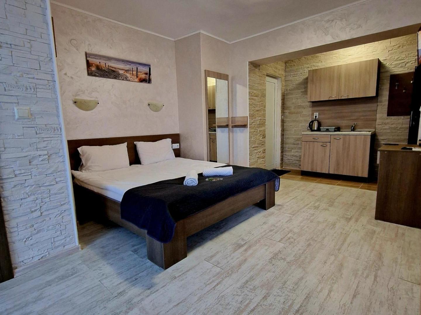 Guest House Simon Green Balcic Exterior foto