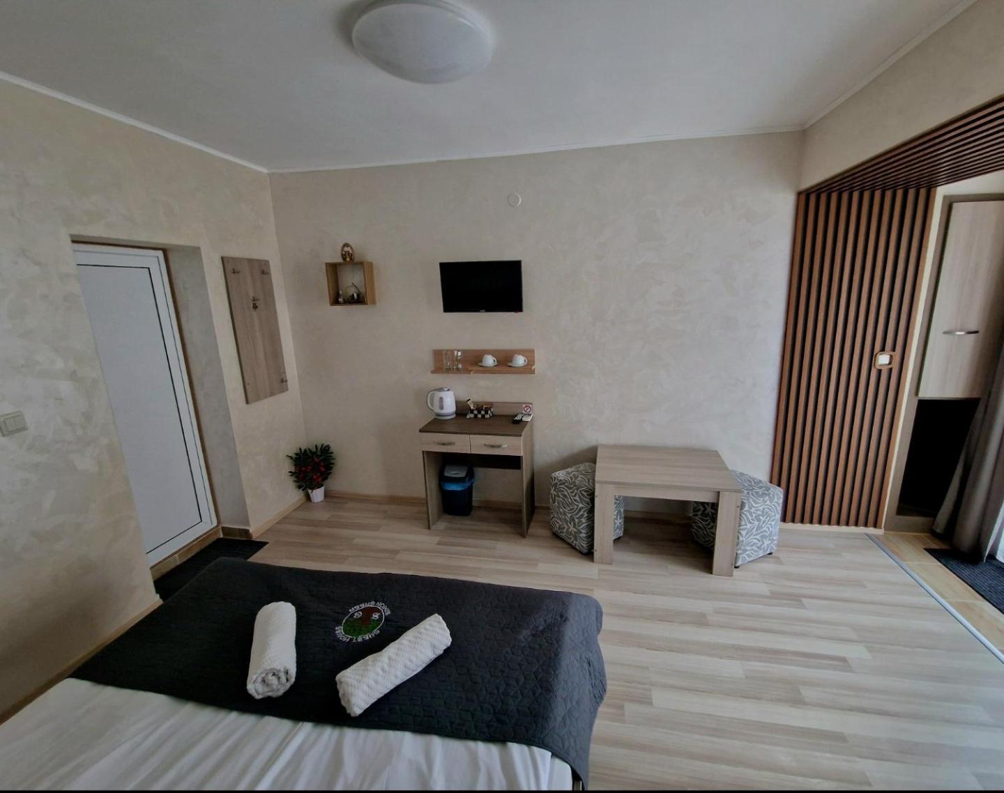 Guest House Simon Green Balcic Exterior foto