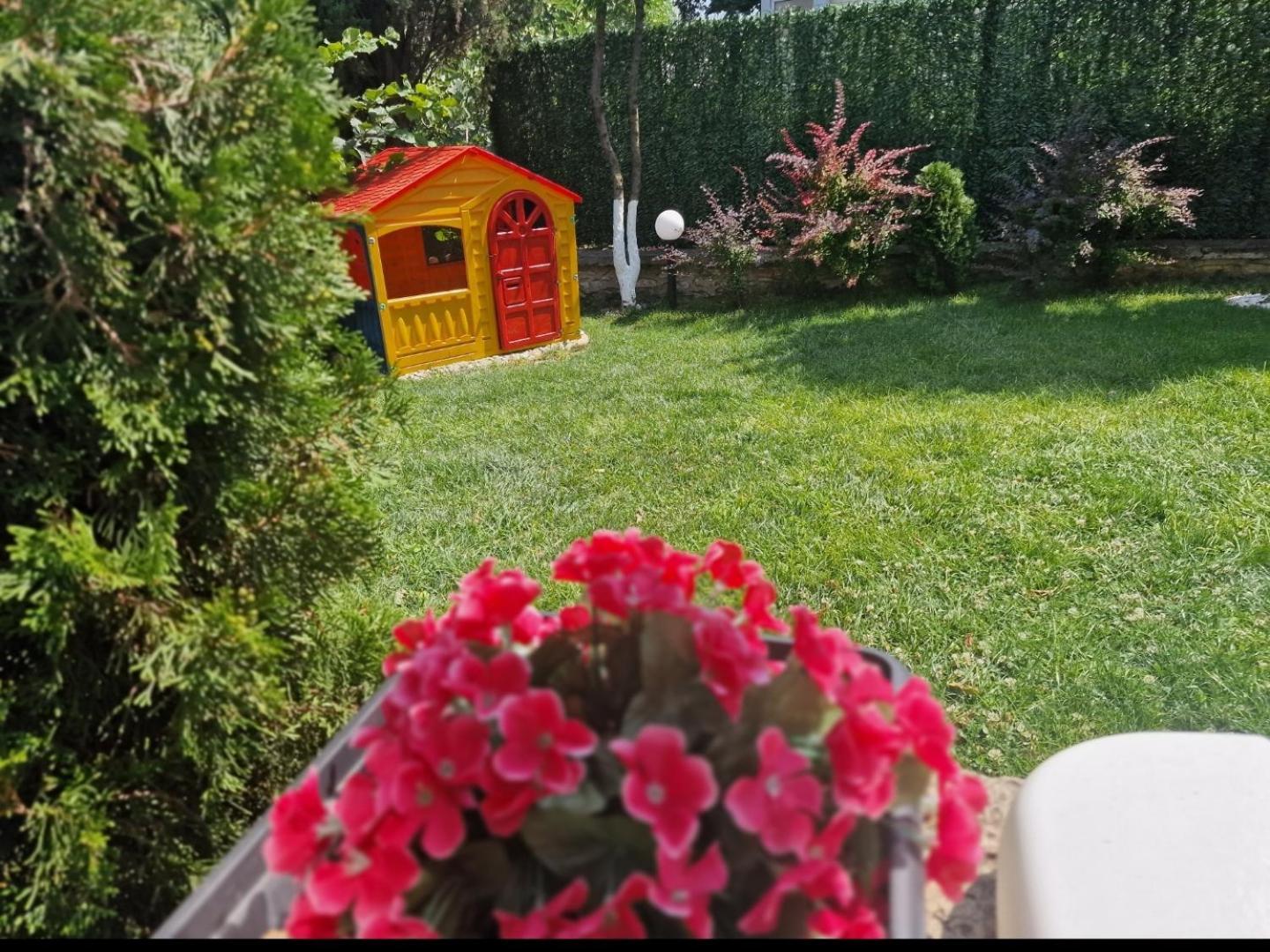Guest House Simon Green Balcic Exterior foto