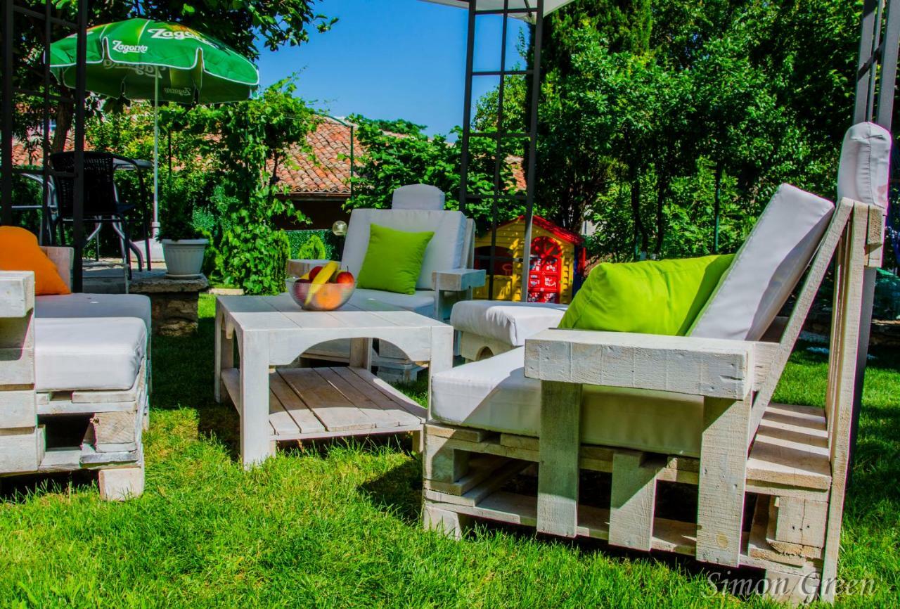 Guest House Simon Green Balcic Exterior foto